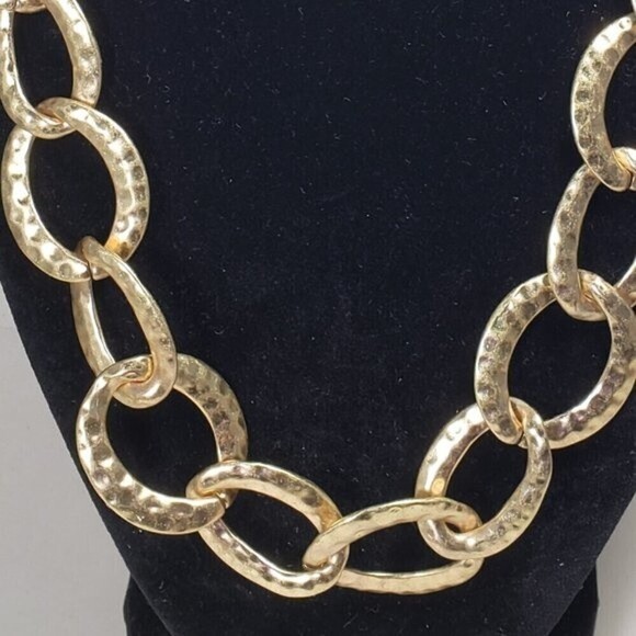 Hammered Gold Statement Jewelry Set – Chunky Chain Necklace & Disc Earrings - Picture 3 of 7